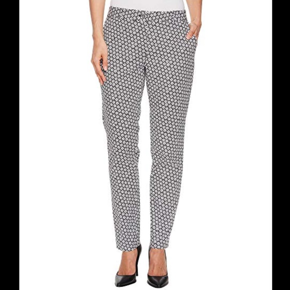 MICHAEL Michael Kors Pants - 🖤 NWT Michael Kors Miranda Flower Print Pant 🖤